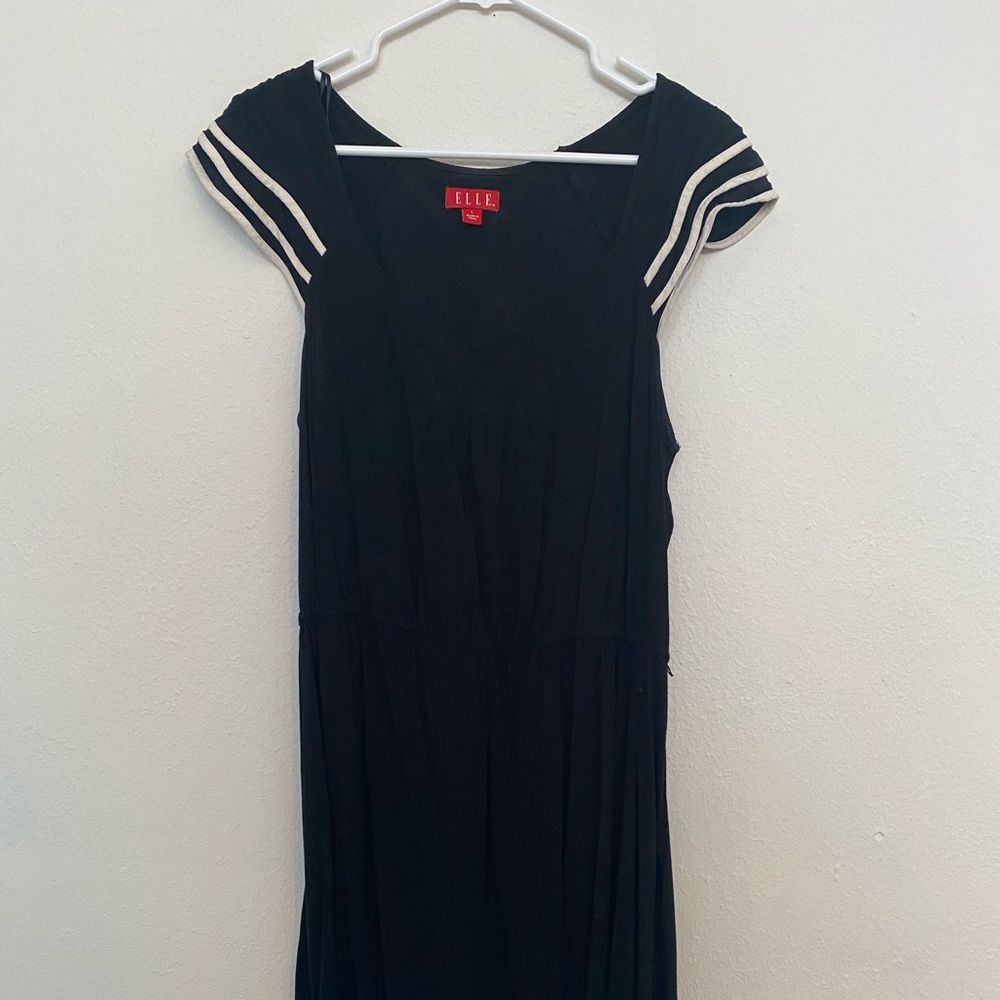 Size L Elle dress. Comfy and casual